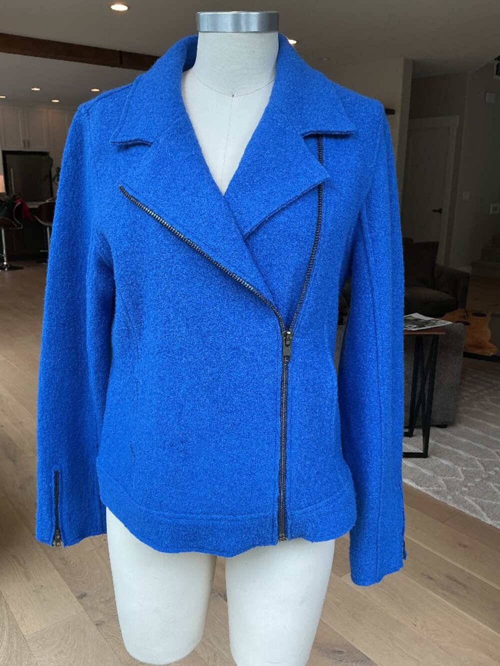 Wool/Viscose Blue Tahari Jacket - size L